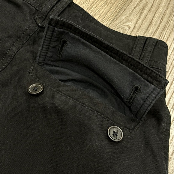 ARITZIA TNA Size 00 Dayton Cargo Shorts Long Black Cotton Lightweight Women - Picture 13 of 13